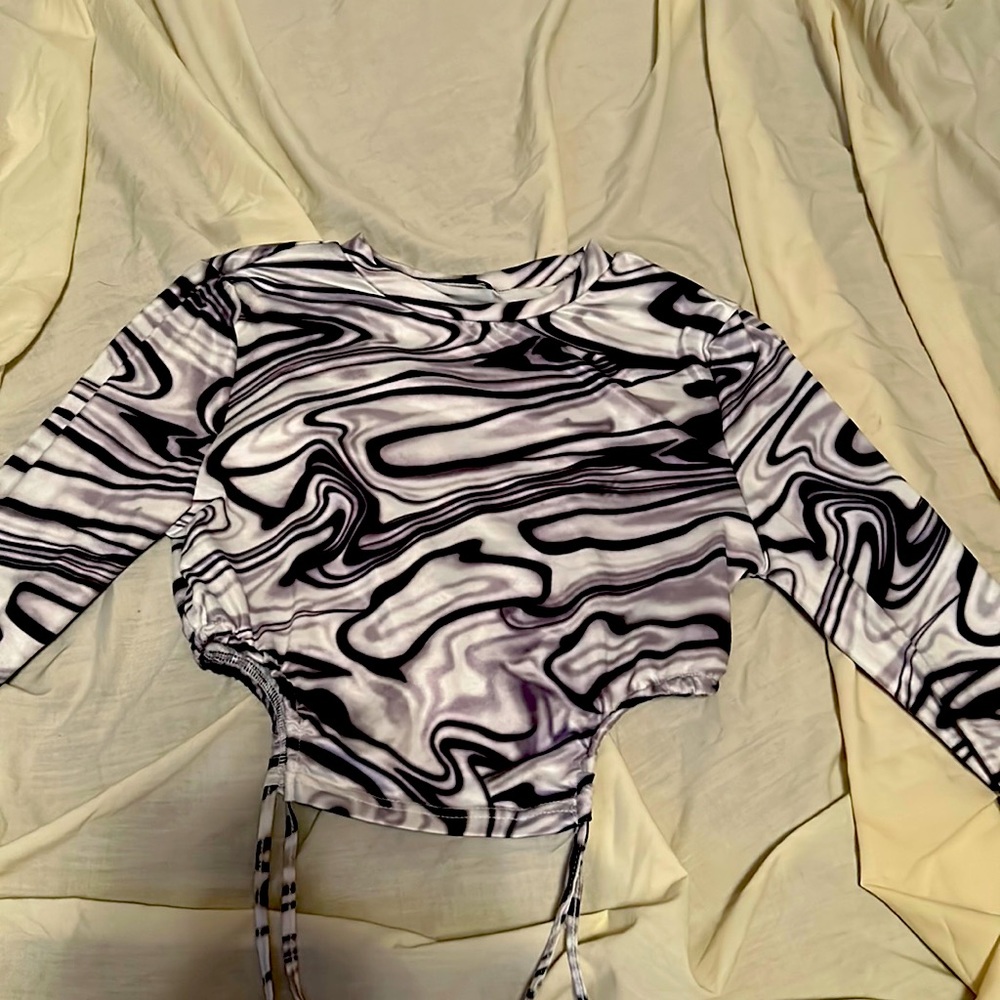 long sleeve crop top